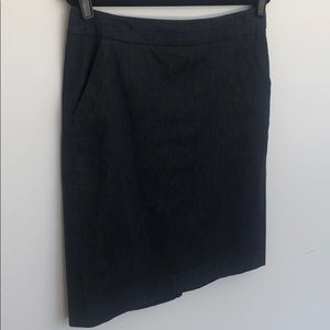 Loft skirt with front pockets